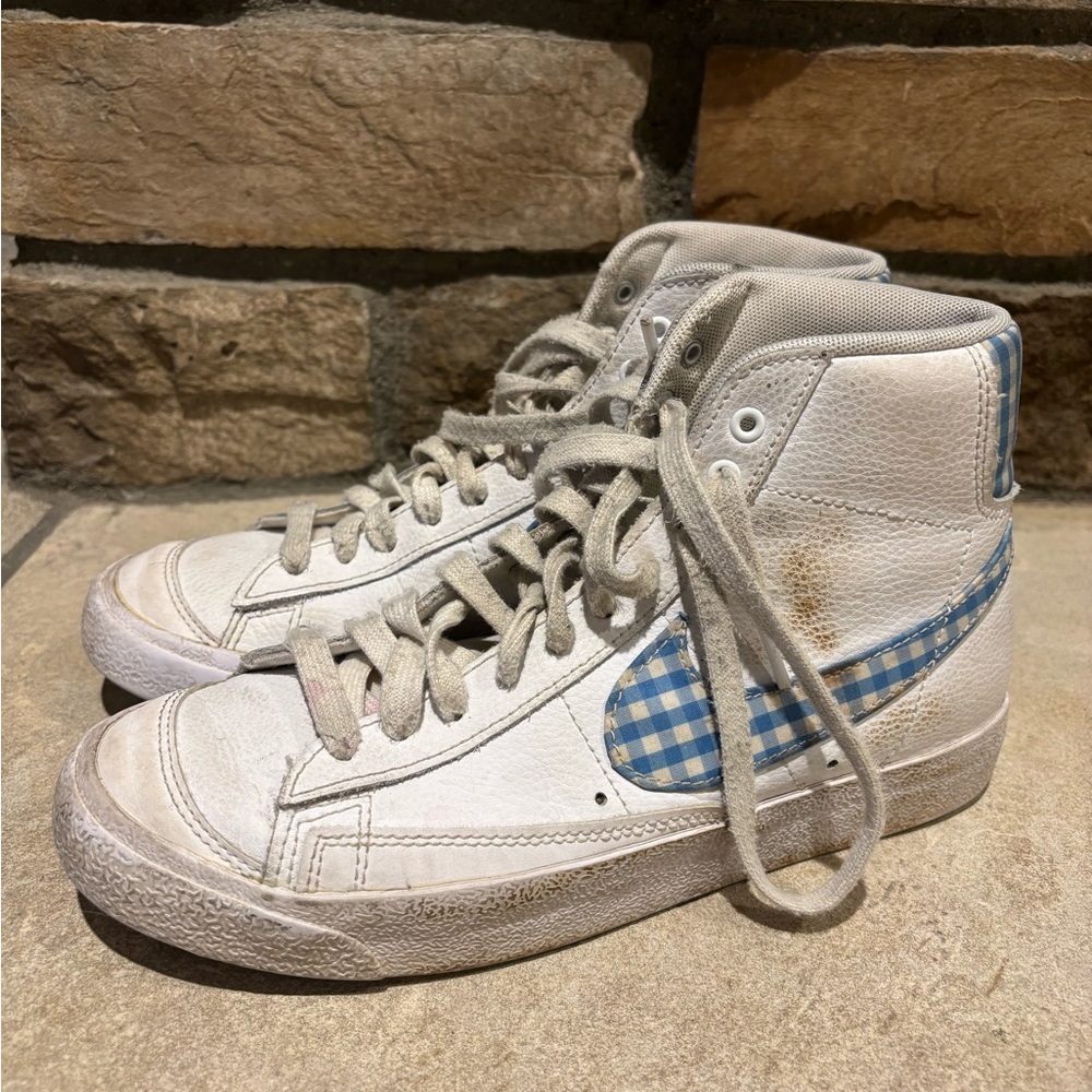 Nike Women’s Blazer Mid 77’s